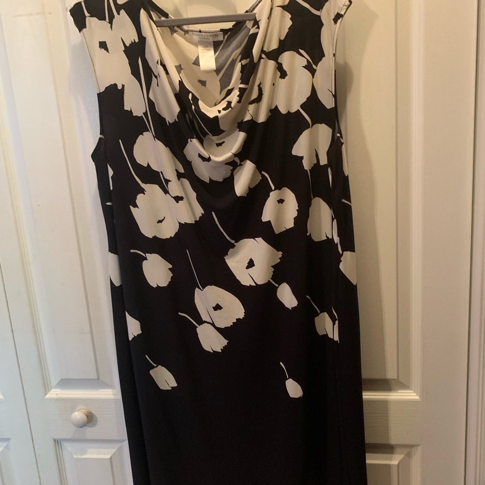 Sleeves dress with pink and white border at hem